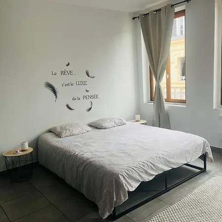 F2 1er Etage Centre Face A L Eglise Apartman Rugles