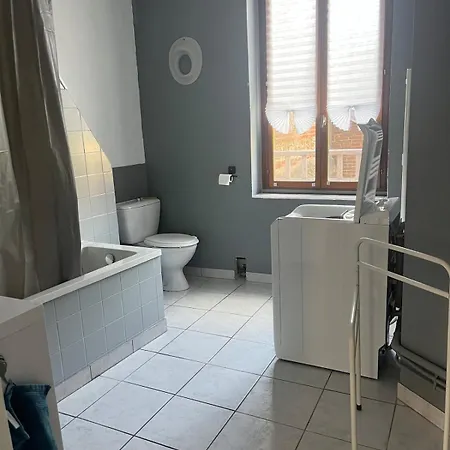 F2 1er Etage Centre Face A L Eglise Rugles